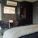 Bed & Breakfast Wiltsangh Texel Tuinsuite Black