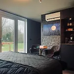 Wiltsangh Texel Tuinsuite Black Bed and breakfast
